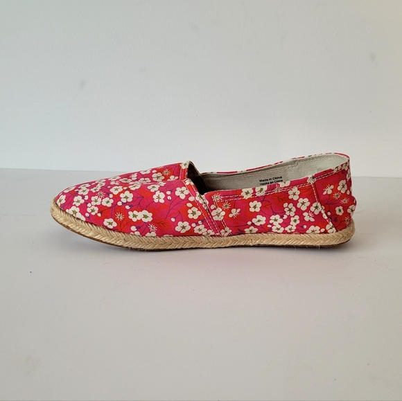 Brand New 8.5 US Lord & Taylor slip on shoes - Picture 3 of 6